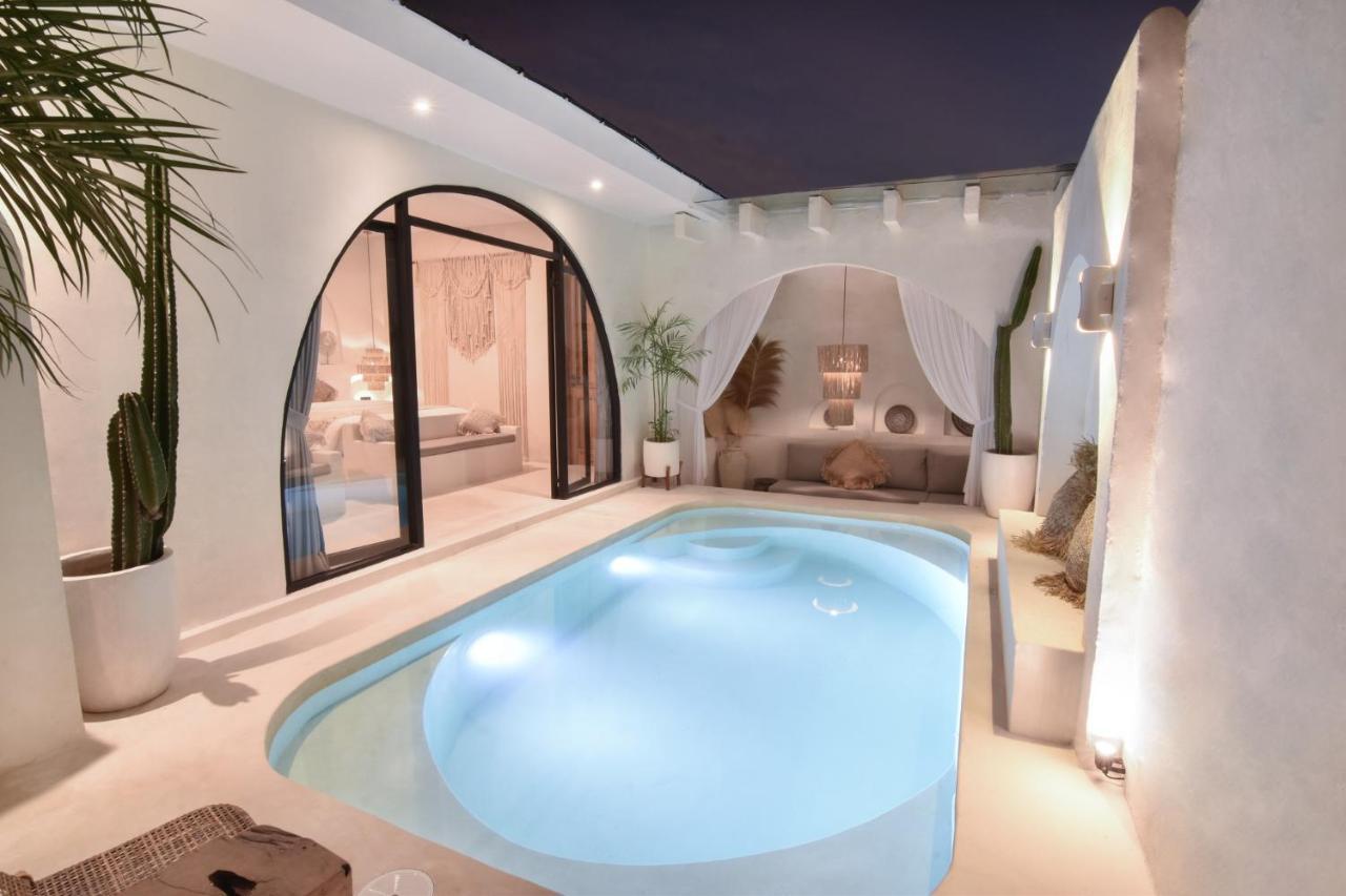 Bohemian Jogja Villas With Private Pool Kejayan Esterno foto