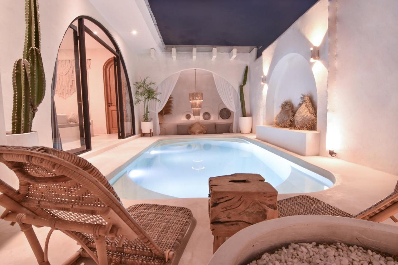 Bohemian Jogja Villas With Private Pool Kejayan Esterno foto