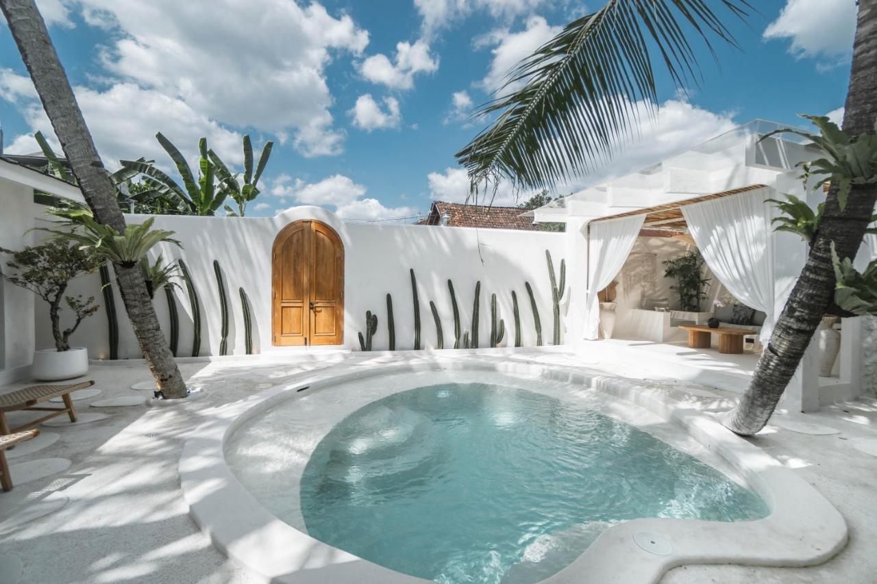 Bohemian Jogja Villas With Private Pool Kejayan Esterno foto