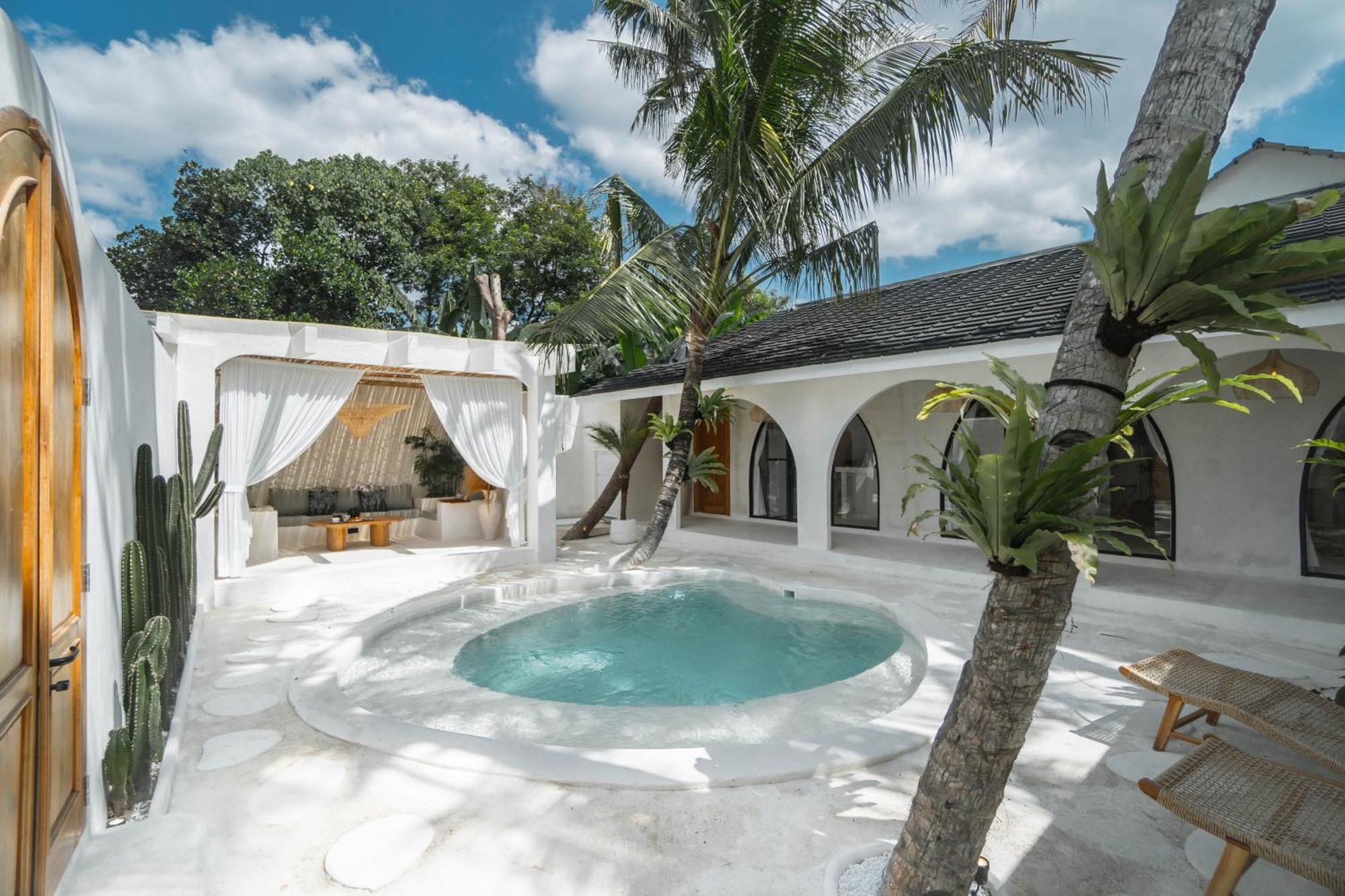 Bohemian Jogja Villas With Private Pool Kejayan Esterno foto