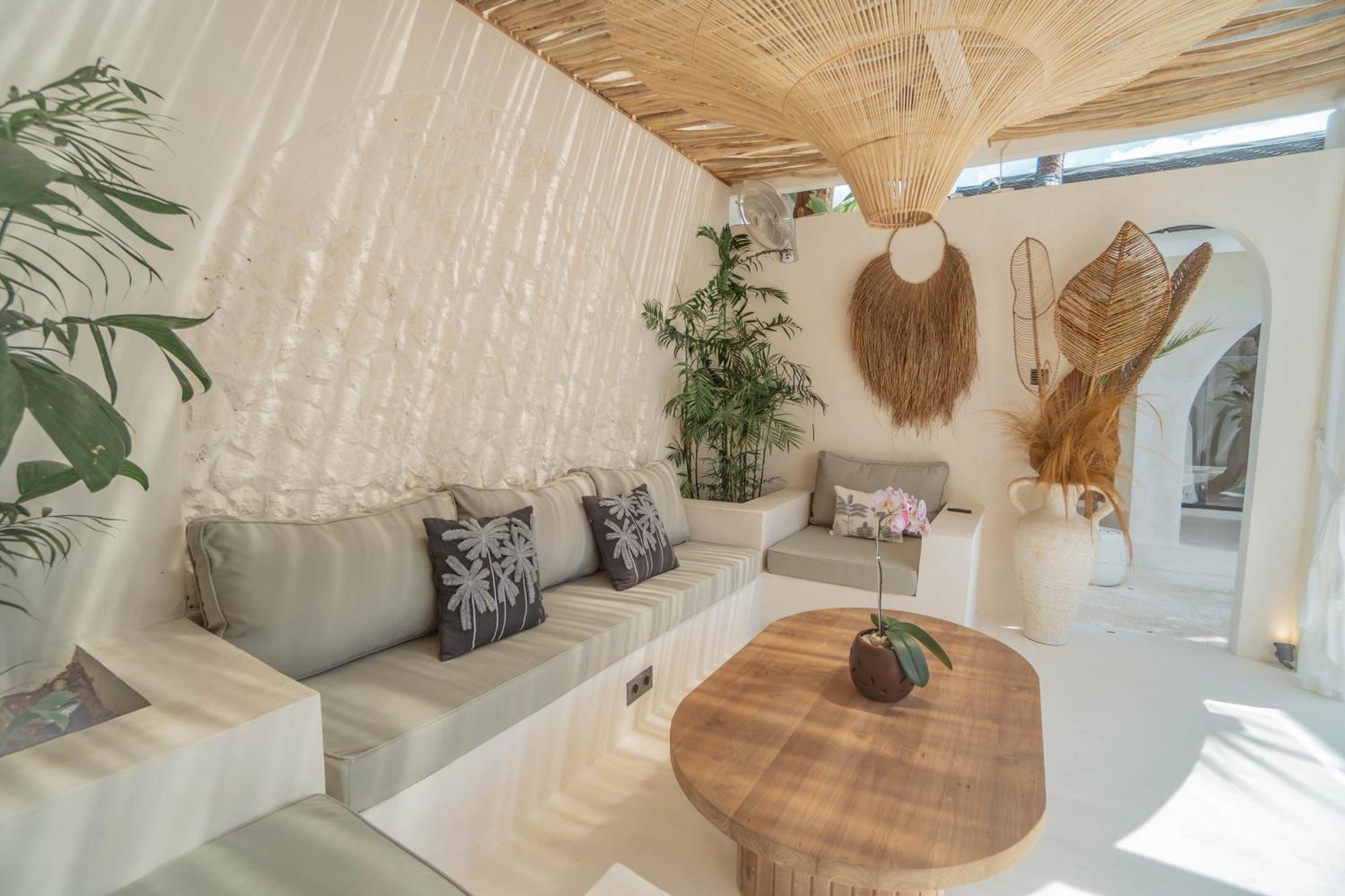 Bohemian Jogja Villas With Private Pool Kejayan Esterno foto