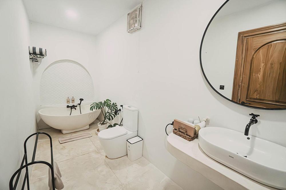 Bohemian Jogja Villas With Private Pool Kejayan Esterno foto